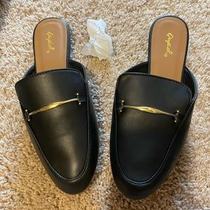 Women’s flats! New and never worn